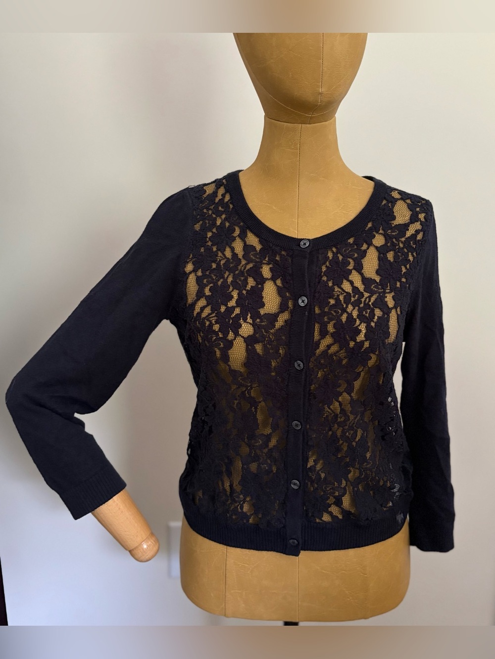 ABERCROMBIE & FITCH Navy Lace Front Button Cardigan Sweater - Women (L)